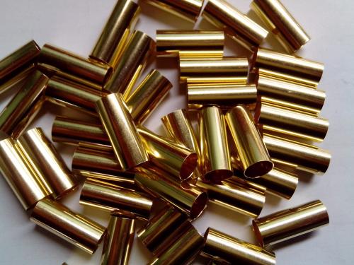 不用冷卻液而改用 0°F (-18°C)從渦流管出來(lái)的冷氣來(lái)冷卻，能否避免黃銅加工中出現(xiàn)碎渣現(xiàn)象